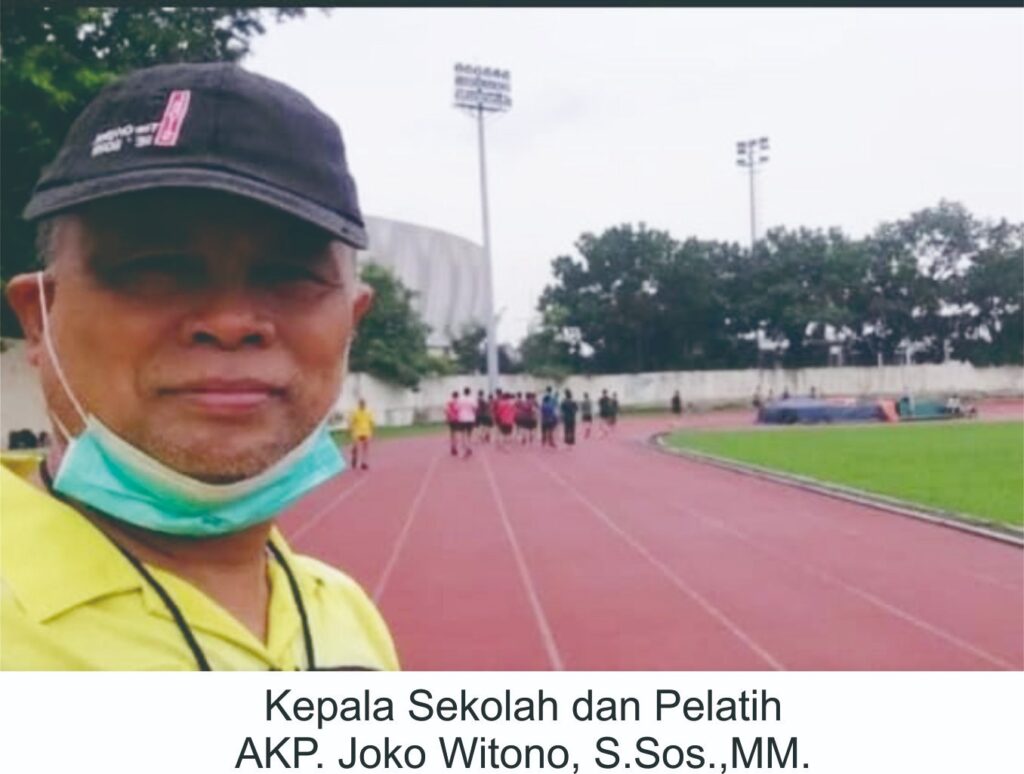 Kepala Sekolah dan Pelatih